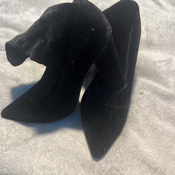 Boots - Picture 4 of 4